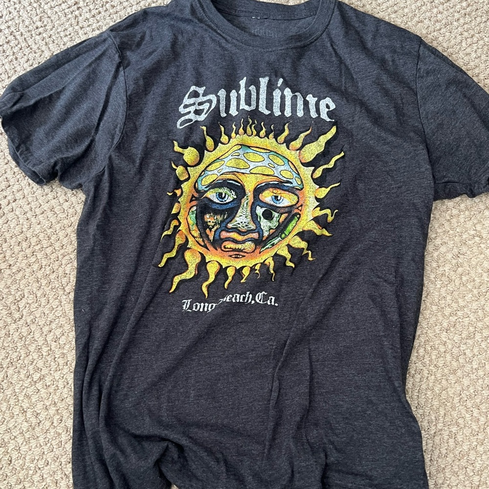 Graphic tee shirt